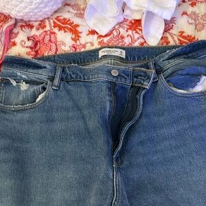 Abercrombie 90s relaxed Jean high rise
